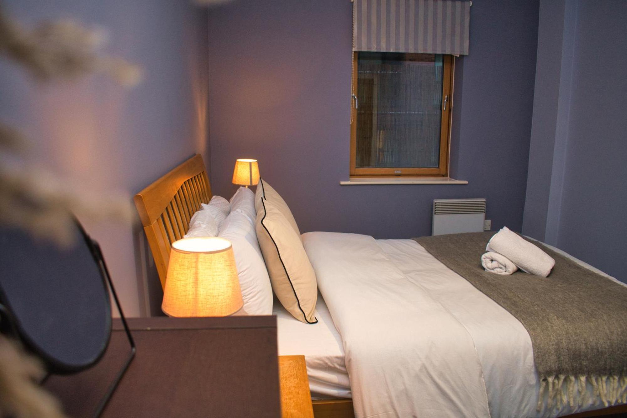 Spacious City Centre Apt - Free Parking - Ao Arena Manchester Buitenkant foto