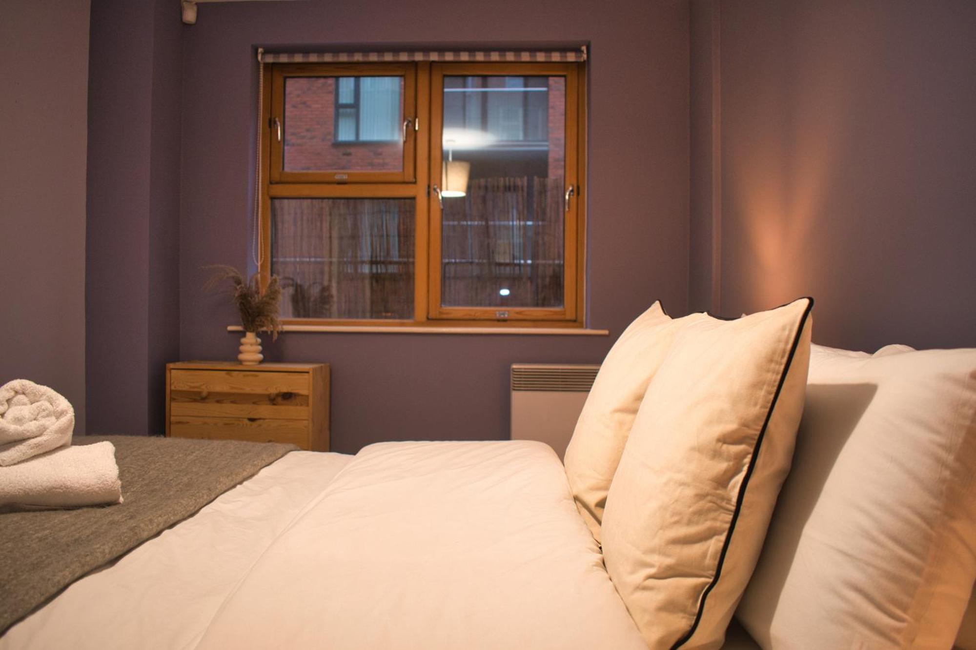 Spacious City Centre Apt - Free Parking - Ao Arena Manchester Buitenkant foto